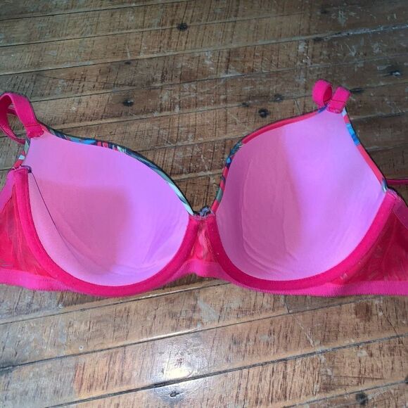 Victoria’s Secret red tropical flower 34DD wear everywhere lightly lined Demi br - Picture 2 of 3